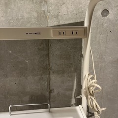 コンセント付き3段棚の画像