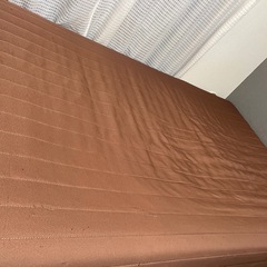 【カバー付き】セミダブルベッド