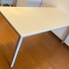 【無料】ひろびろ使える！ワイドデスク 幅160×奥行き70㎝の画像