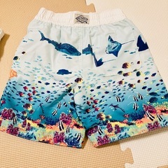 美品 GAP 子ども用水着 2枚セット（5歳用と3歳用）の画像