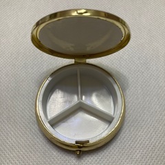 ピルケース　薬入れ　レトロ　の画像