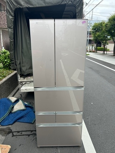 TOSHIBA 冷蔵庫 ベジータ プレミアムモデル クリアガラスタイプ 556L 6ドア GR-F56FXV クリアシェルホワイト