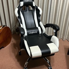 LUCK RACER　ゲーミングチェア
