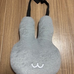7/30まで　中古　車でうたた寝クッション　うさぎ　の画像