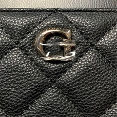 【新品】GUESSの長財布 ブラック キルティング Gロゴ 長財布の画像
