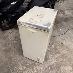 冷凍ストッカー