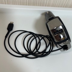 ライトニングケーブル車載充電器