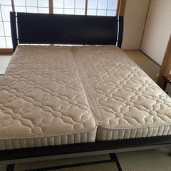 ダブルベッド