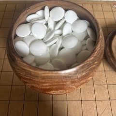 木製囲碁セット（碁石・碁盤付き）の画像