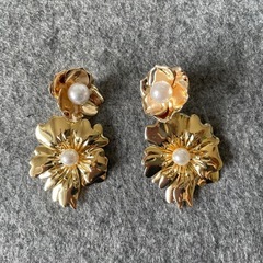 ピアス　ゴールド　花　結婚式の画像