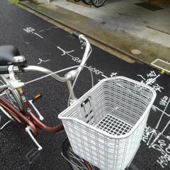 7/30 （水）~8/2（土）までお休み！中古自転車３５６１　ブリヂストン　N40U2　24インチ　ギヤなし　LEDダイナモライト　キッキーと音がならない後輪ローラーブレーキ錆びにくい部品：ハンドル・リム・ドロヨケ・前かご・リヤキャリアの画像