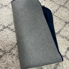 【もちもち冬用カーペット／ネイビー】の画像