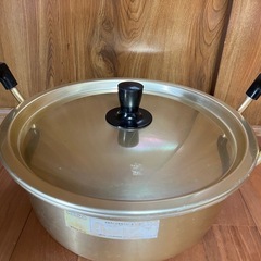 アルミの大鍋の画像