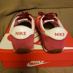 NIKEスニーカー　赤の画像