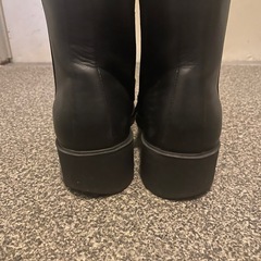 黒ブーツの画像