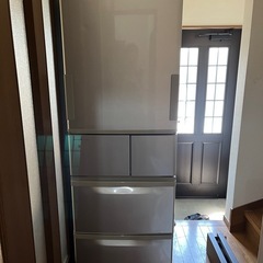 SHARP製　両開き冷蔵庫
