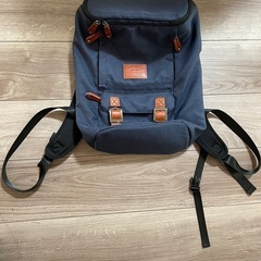ネイビーリュック