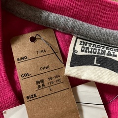 ⭕️新品タグつき★ピンクのTシャツ★Lの画像