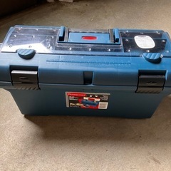 Rubbermaid ツールボックス　609×279×304　