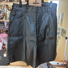 SCENE✨ショートパンツ★合皮 ★未使用に近い美品