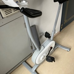 【美品】値下げ!!静音
＆スマート機能付き！NEXGIM MG03 フィットネスバイク（室内トレーニング／Zwift対応）の画像