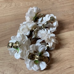 値下げ　スリーコインズ　カーテン　留め具　インテリア　お花の画像