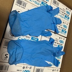 使い捨てニトリルグローブ　Sサイズ　100枚入り×１０箱の画像