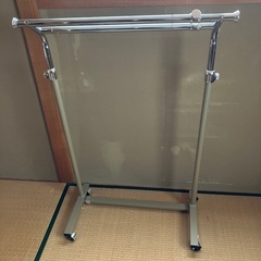 ハンガーラック