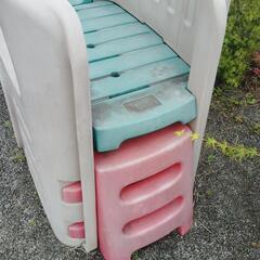 子ども用すべり台の画像