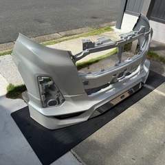 トヨタ　ルーミー　フロントバンパー　　の画像