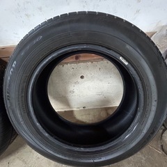 早い物勝ち！中古　タイヤ　225/80R18  ダンロップの画像