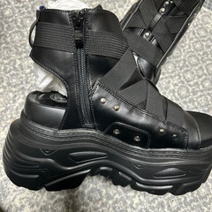 yosukeの厚底ブーツサンダル
の画像