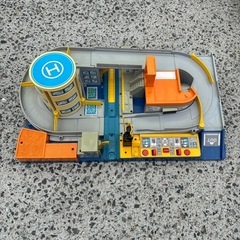 トミカと遊ぼうオート踏切ステーション