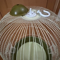 丸い鳥カゴの画像
