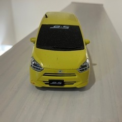 ダイハツ　ミライース　ミニカー