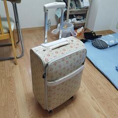 キャリーケース　スーツケース　旅行バッグ