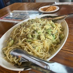 ランチ行きませんかー？？