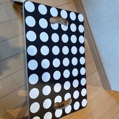 IKEAラップトップサポート台