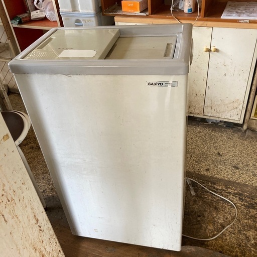 使える【引取限定】サンヨー小型冷凍庫 SCR 42G 業務用 太田市藪塚町