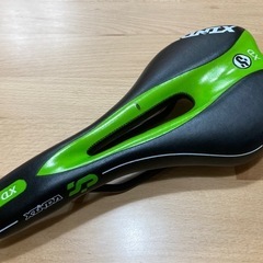 ロードバイク　クッションサドル　XANDA XD