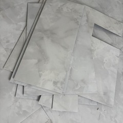大理石風フロアタイルの画像