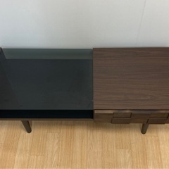引き出し付きガラスローテーブルの画像