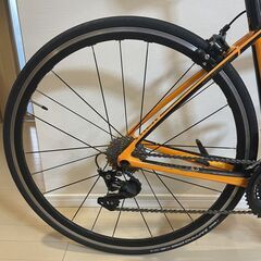 TREK Madone 4.3 カーボン 105/R7000 Racing 3 ホイール付きの画像