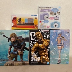 フィギュアやカレンダー、カメラなど　まとめ売り　