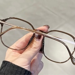 サングラス　調光レンズ
の画像