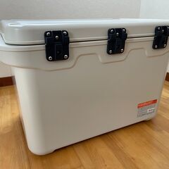 【値下げします！】HUGEL 40L クーラーボックス VITC-40　脅威の保冷力！6面真空断熱　保冷剤2個付の画像