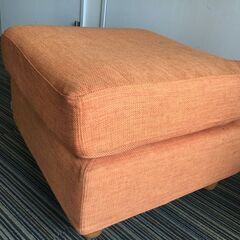 ○椅子 クッション オレンジ 幅56×奥行56㎝×高さ40㎝ イス いす 家具 無地 中古品(NF250525)360-467の画像