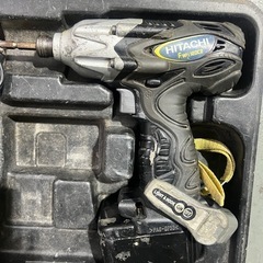 HITACHI 日立　電動工具　インパクトレンチ　12V DIYやちょっとした作業にどうぞ！の画像