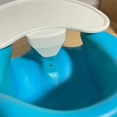 【セット】 Bumbo バンボベビーソファ 【ブルー】  専用プレイトレー付き　赤ちゃん 椅子 イス チェア
の画像