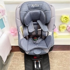 Aprica クルリ　回転式チャイルドシート
